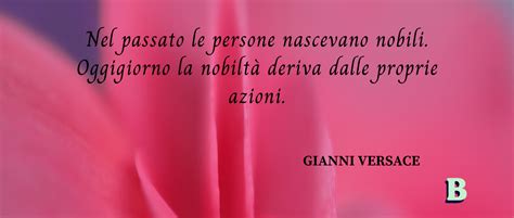 versace è religione testo|Gianni Versace: le frasi celebri dell'iconico stilista italiano.